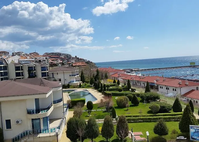 Vega Village Ваканционна къща