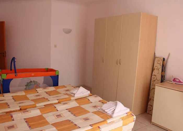 Vega Village Будинок відпочинку Светий Влас